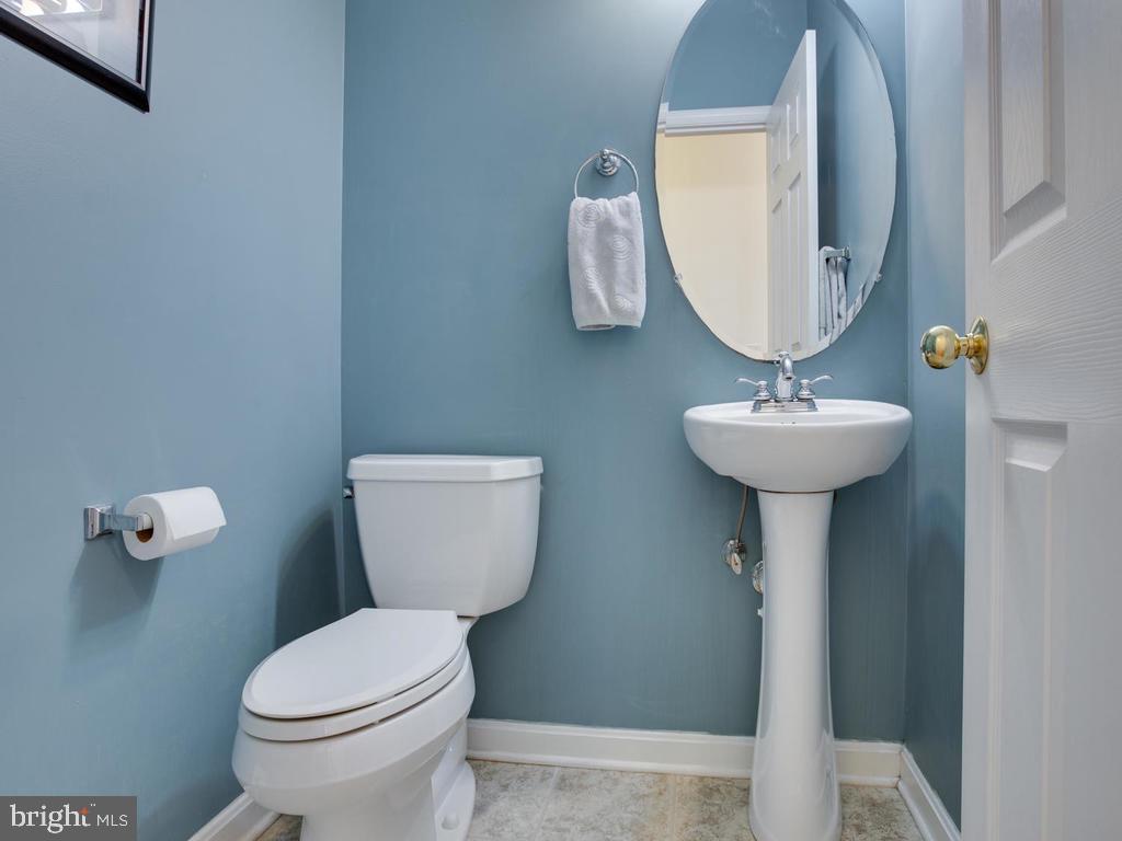 620 Darlington Road Edgewater, MD 21037 - Photo 19 of 55 Main Level half bath