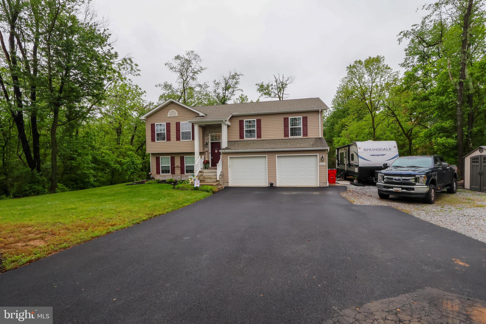 16919 Shaffer Road Sharpsburg, MD 21782 - Photo 40 of 58 a house view with a garden space