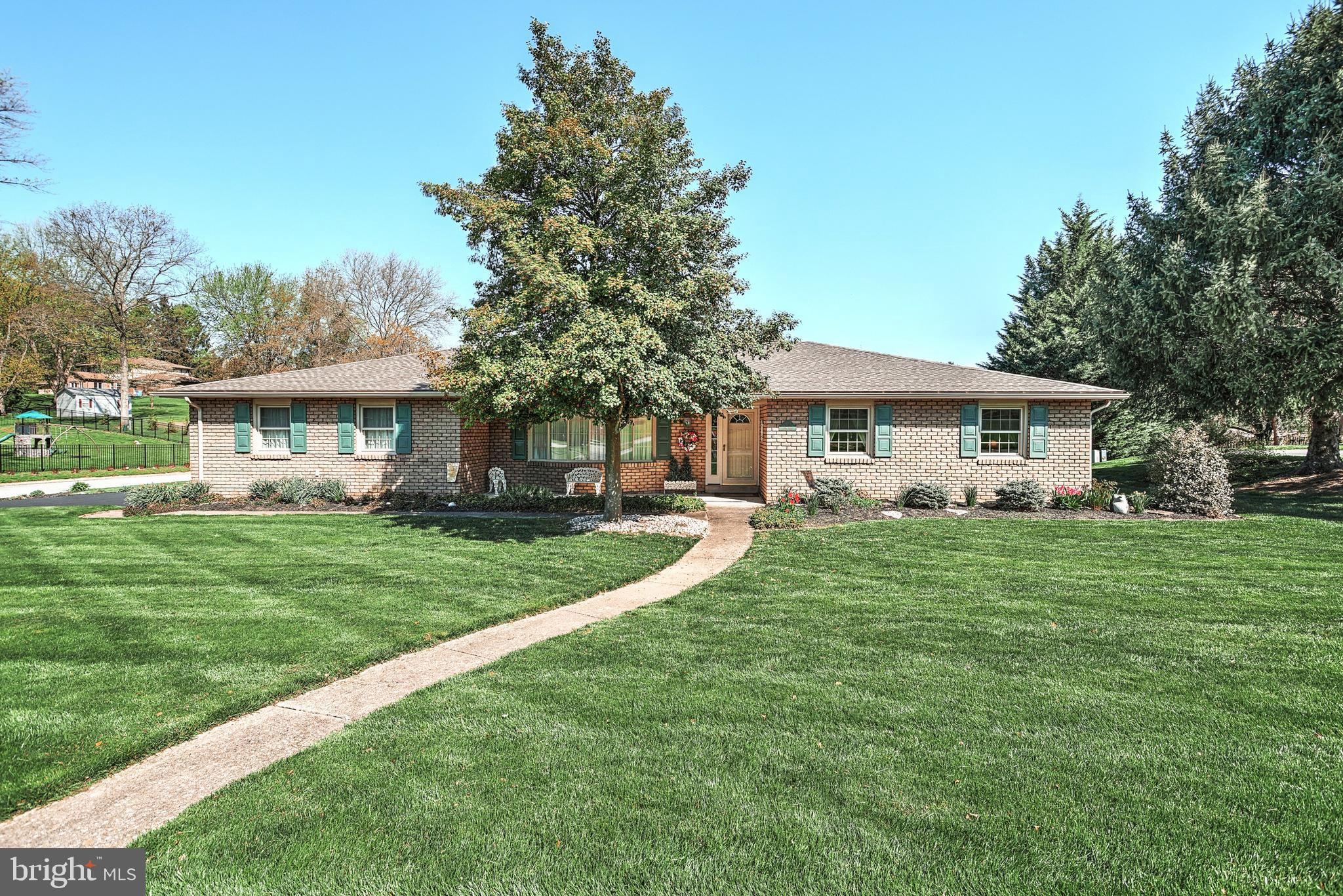 2405 Sutton Road York, PA 17403 - Photo 1 of 36