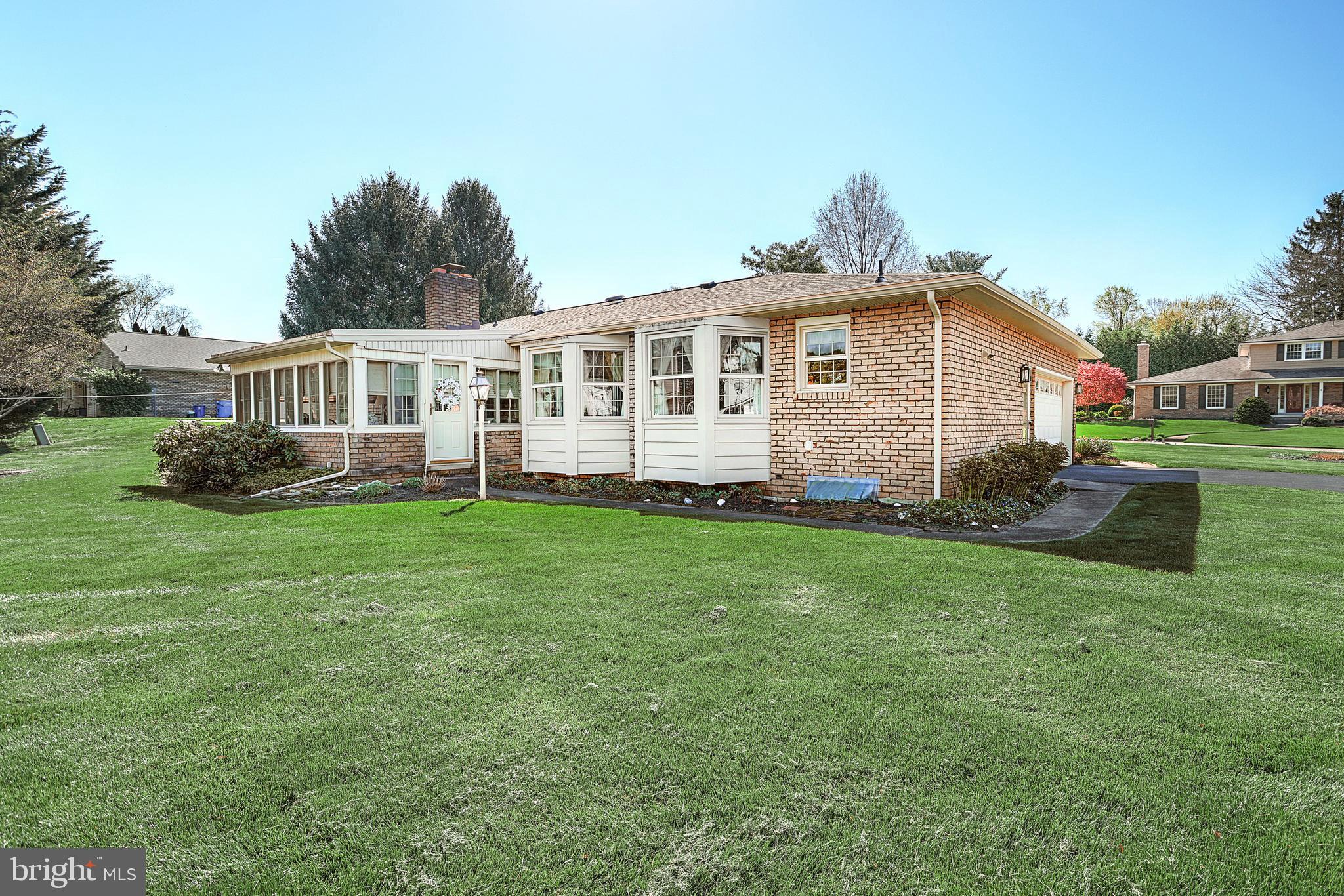 2405 Sutton Road York, PA 17403 - Photo 6 of 36