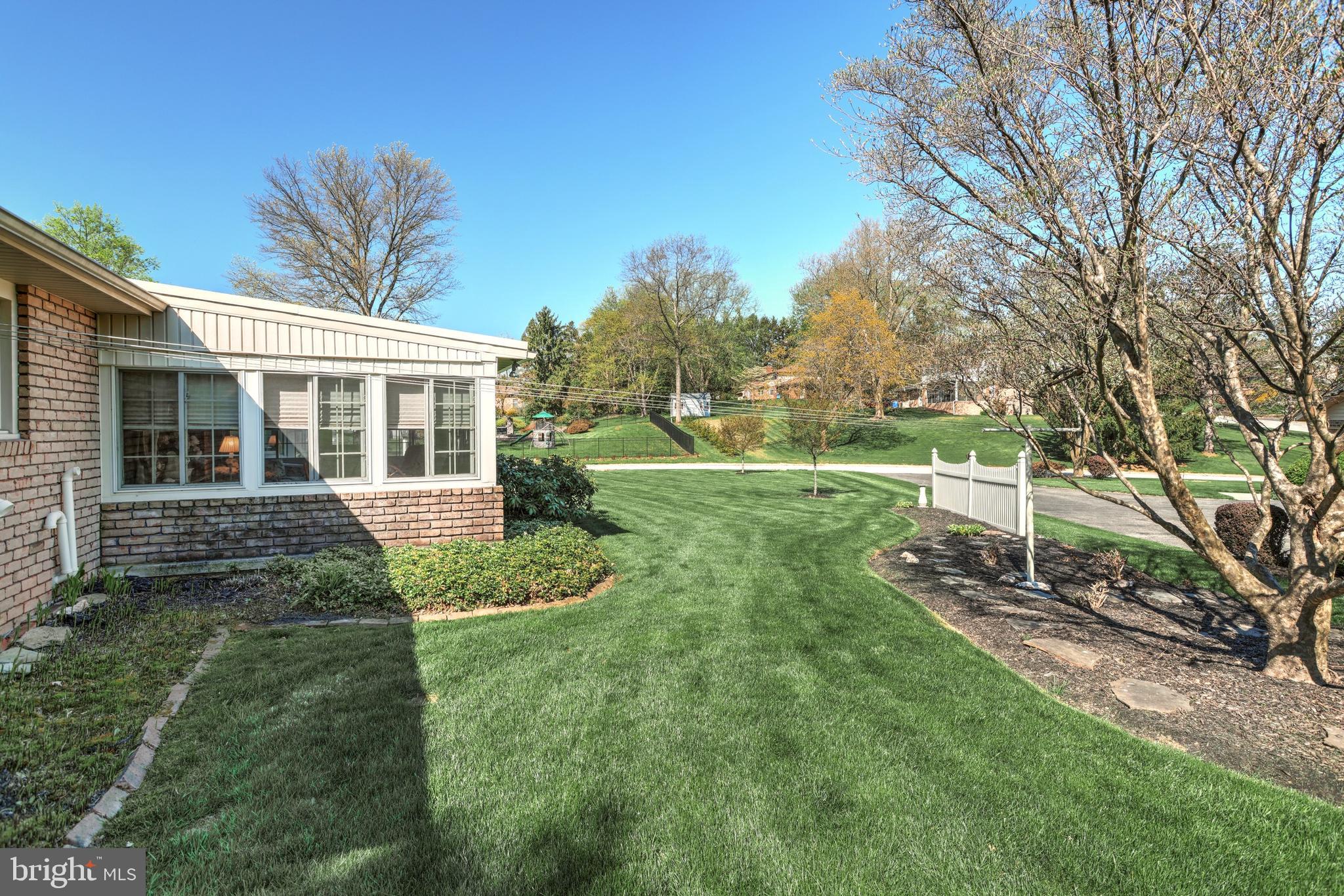 2405 Sutton Road York, PA 17403 - Photo 7 of 36