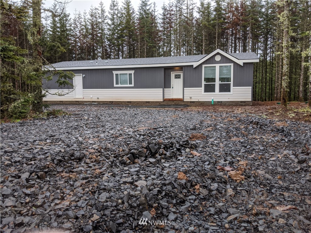 473 Harmon Road Chehalis, WA 98532 - Photo 1 of 15 a view of a house with a yard