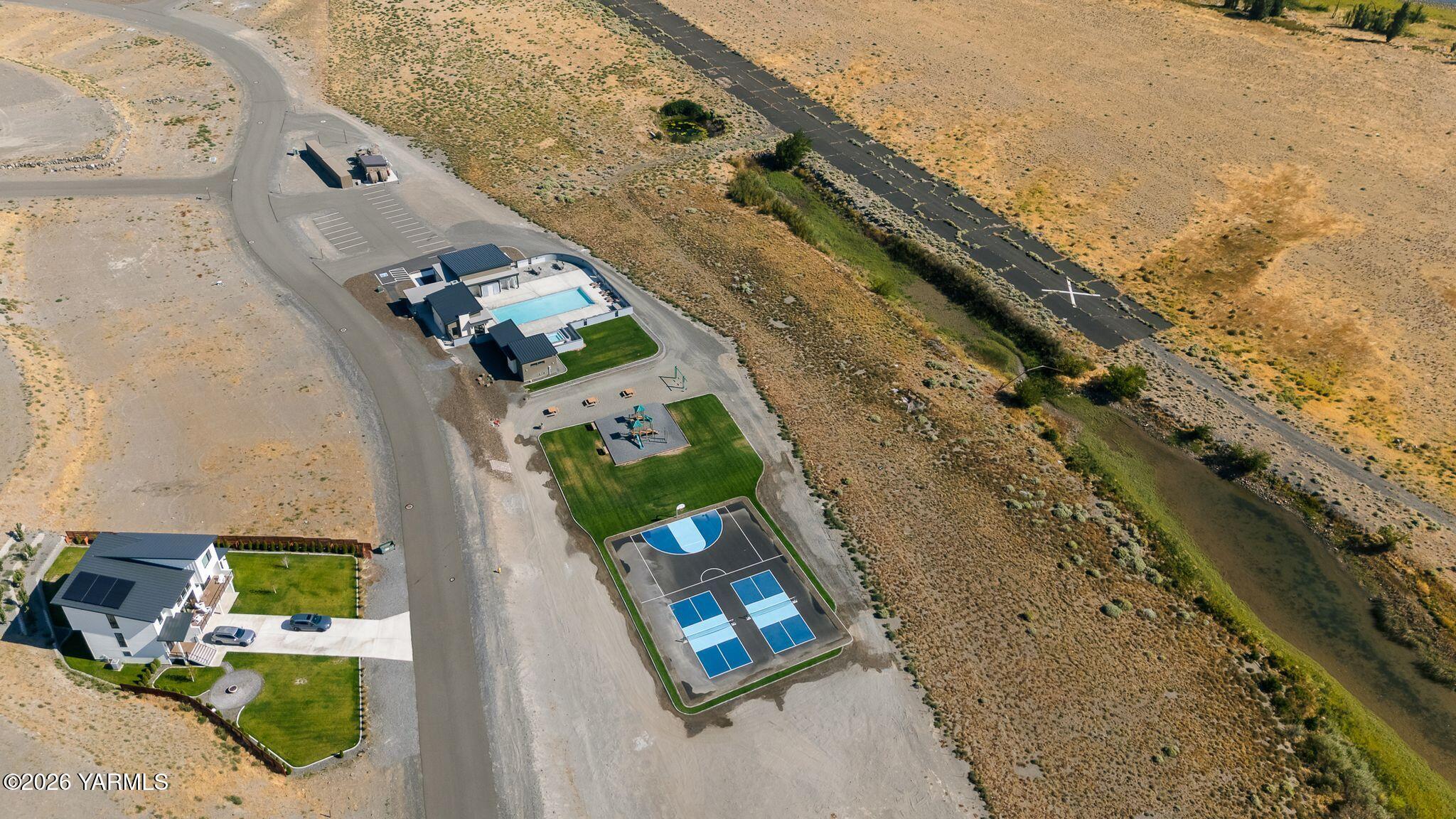 180 Basin Pointe Loop, Unit 92 Ellensburg, WA 98950 - Photo 15 of 17 Clubhouse & Park