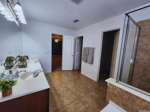 $2,100 | 209 Town Creek Way, Cibolo, TX 78108