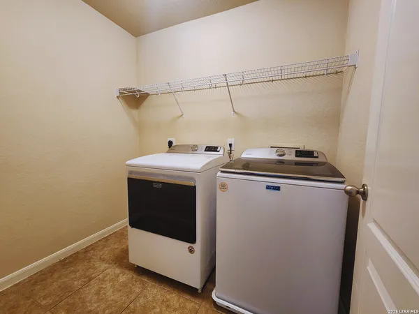 $2,100 | 209 Town Creek Way, Cibolo, TX 78108