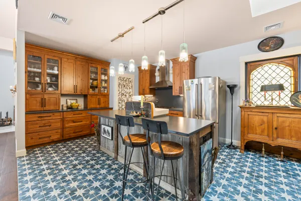 $985,000 | 10 Blueberry Lane, Kittery, ME 03904