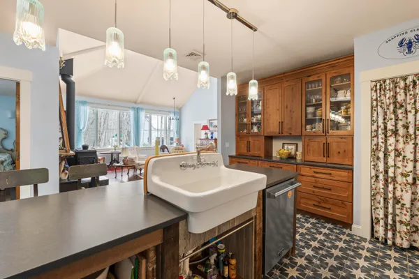 $1,000,000 | 10 Blueberry Lane, Kittery, ME 03904