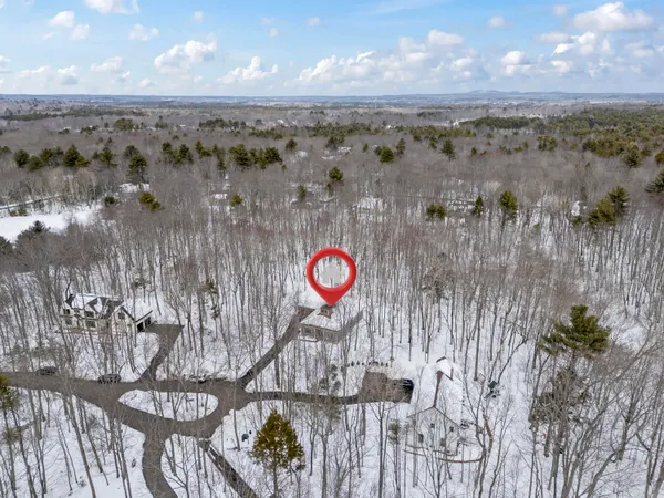 $1,000,000 | 10 Blueberry Lane, Kittery, ME 03904