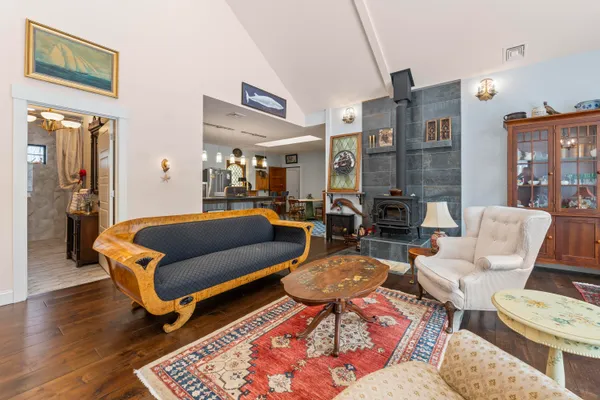 $1,000,000 | 10 Blueberry Lane, Kittery, ME 03904