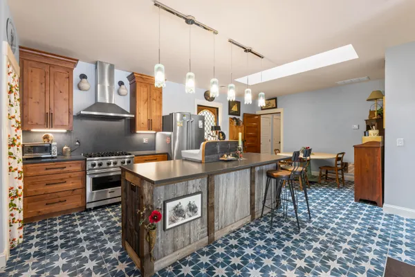 $985,000 | 10 Blueberry Lane, Kittery, ME 03904