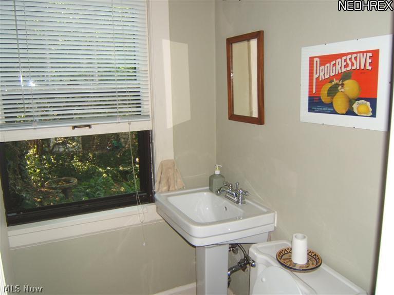 2865 Coventry Road Cleveland, OH 44120 - Photo 12 of 22