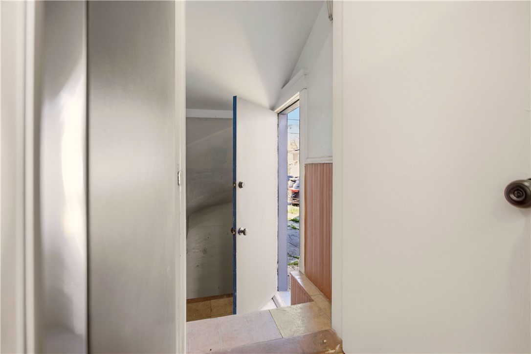 18 Harding Avenue Cranston, RI 02905 - Photo 27 of 33