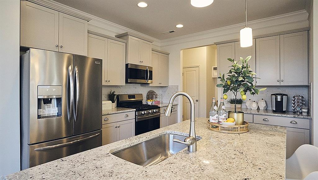 809 Riley Lane Greensboro, NC 27455 - Photo 7 of 15 Gallery Image 7