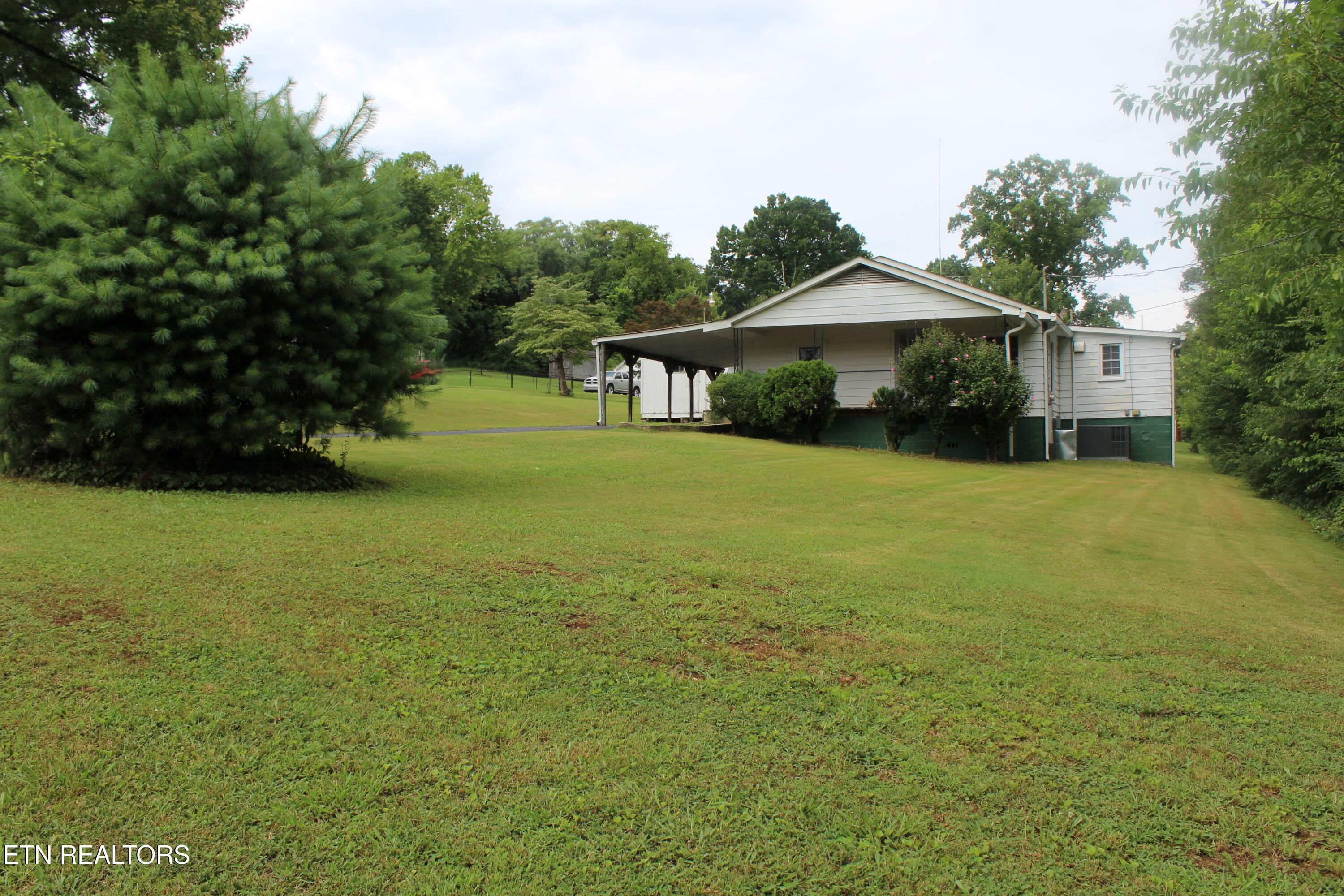 1507 Paris Road Knoxville, TN 37912 - Photo 6 of 29 IMG_5356