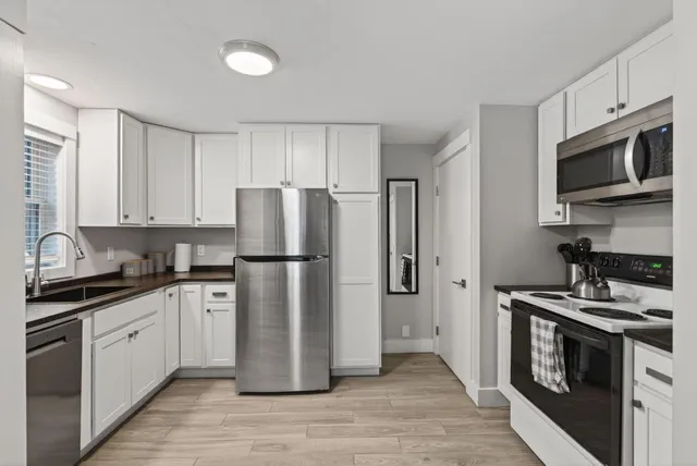 $699,000 | 4 Primrose Lane, Saco, ME 04072