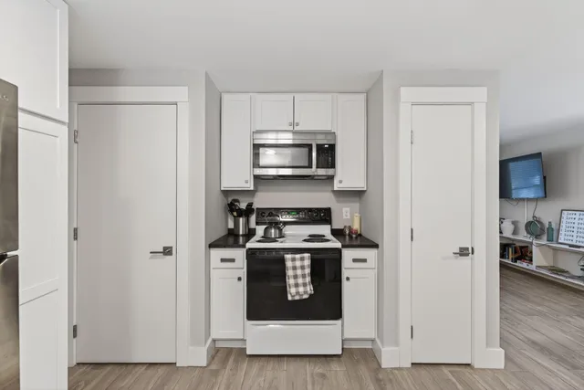 $699,000 | 4 Primrose Lane, Saco, ME 04072