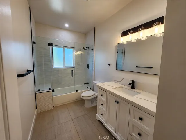 $3,900 | 18252 Saticoy Street, Reseda, CA 91335