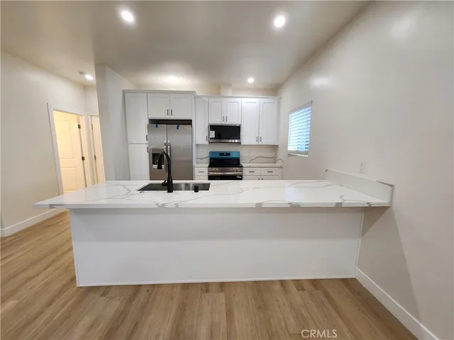 $3,900 | 18252 Saticoy Street, Reseda, CA 91335