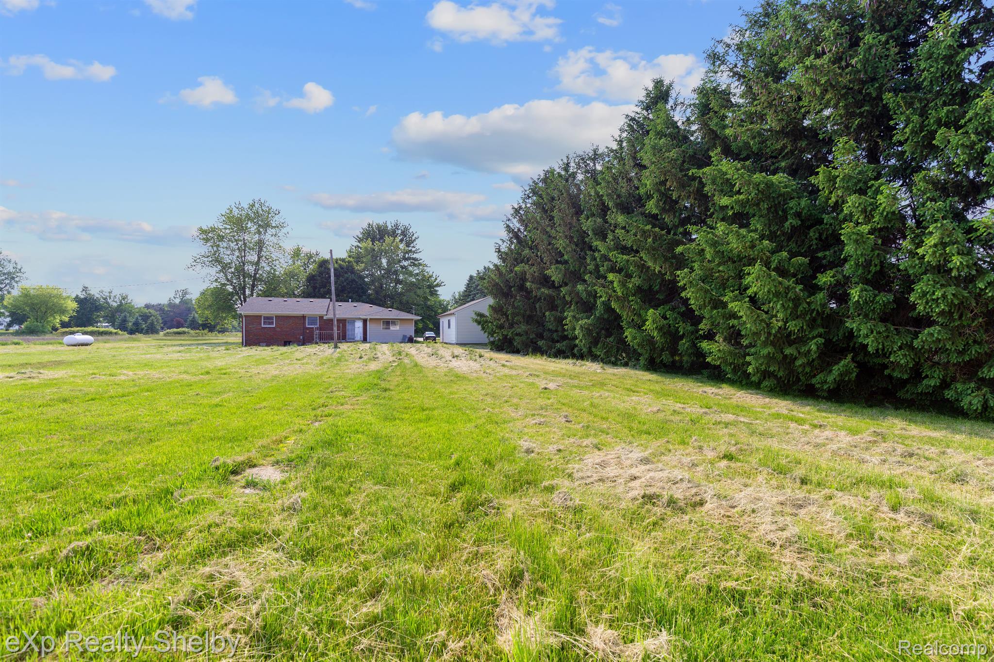 408 Howell Road Allenton, MI 48002 - Photo 16 of 46 Gallery Image 16
