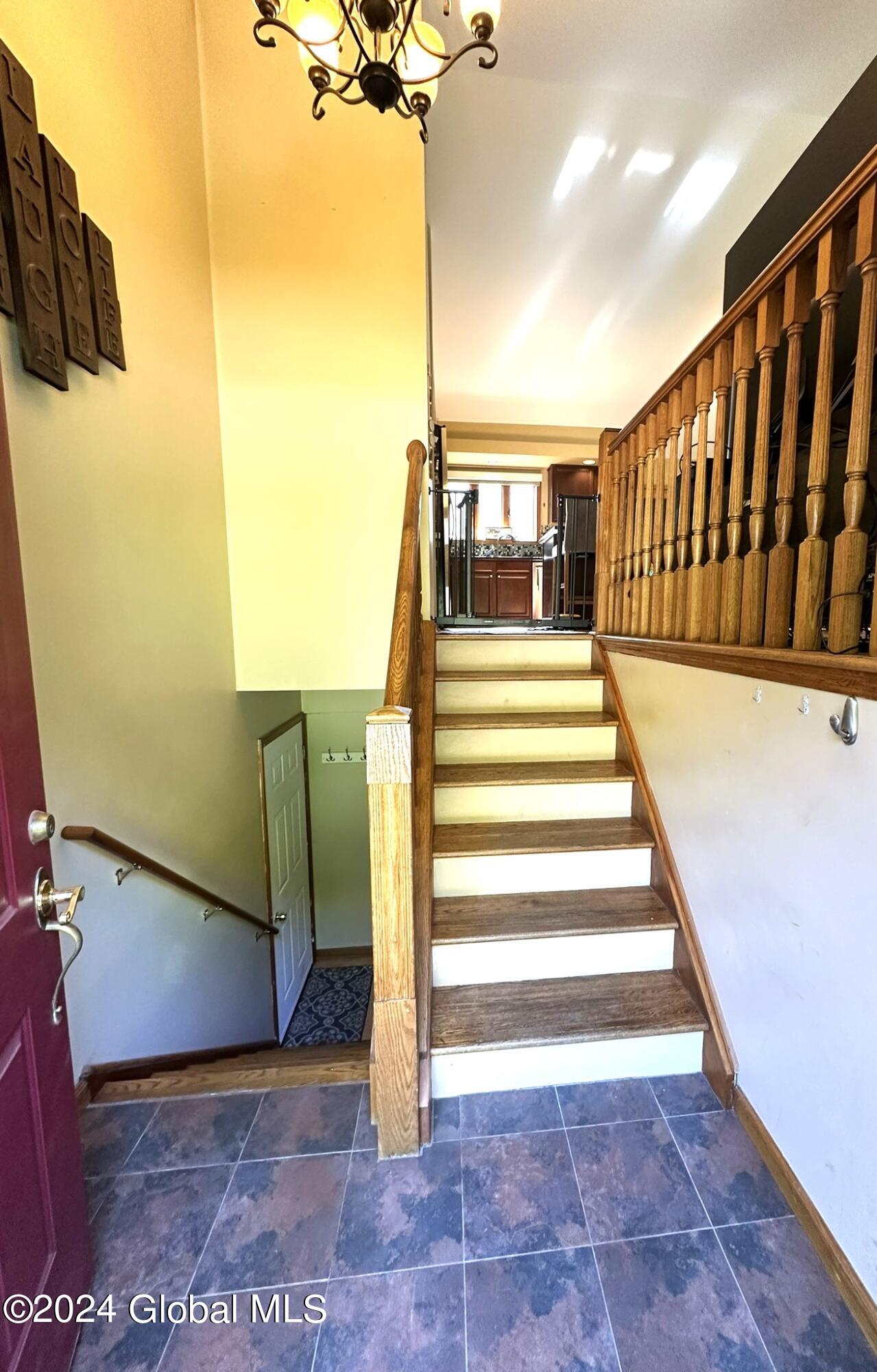 492 Schauber Road Clifton Park, NY 12019 - Photo 2 of 21 Entryway 1a