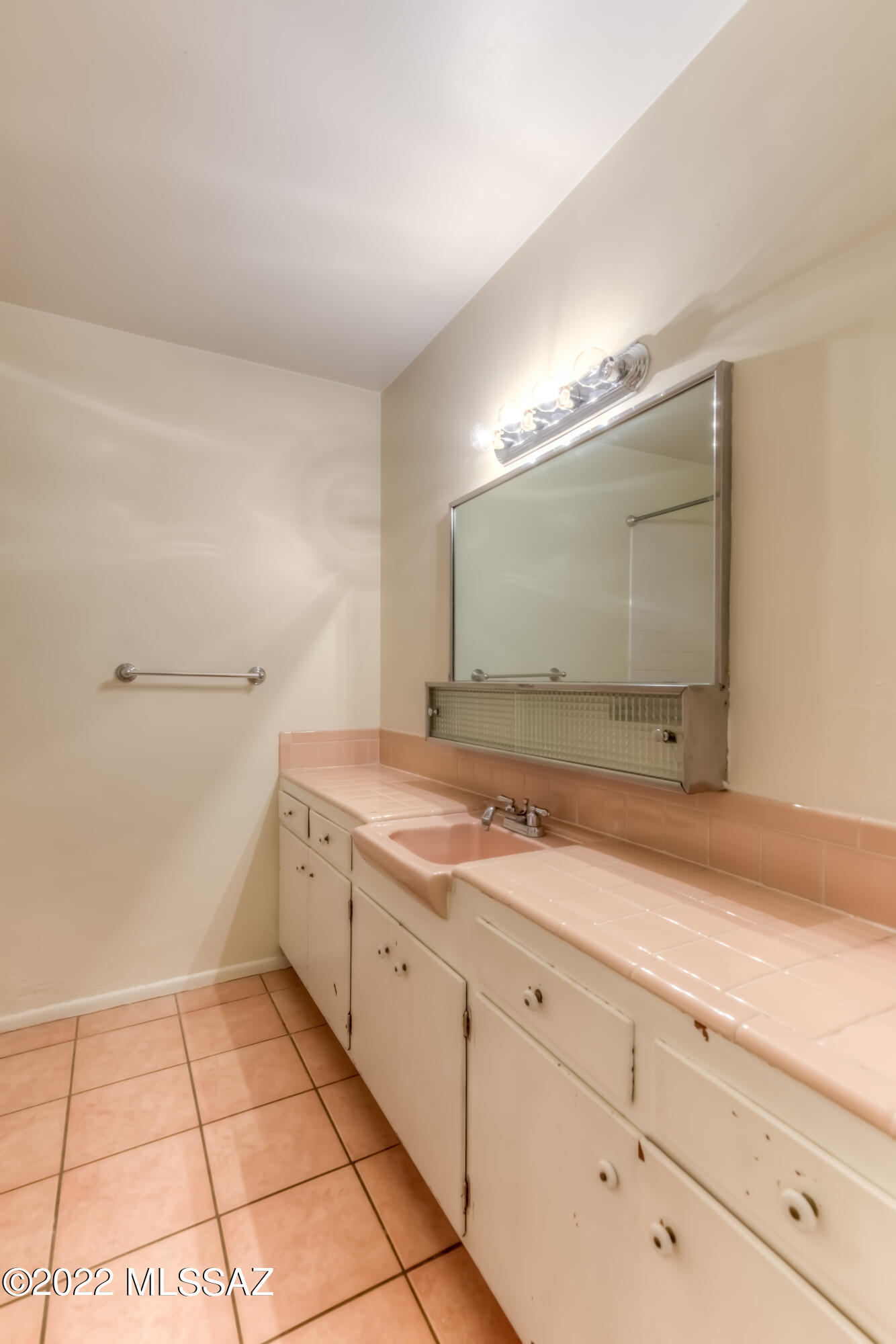 2121 North Country Club Road, Unit 10 Tucson, AZ 85716 - Photo 20 of 26 Gallery Image 20