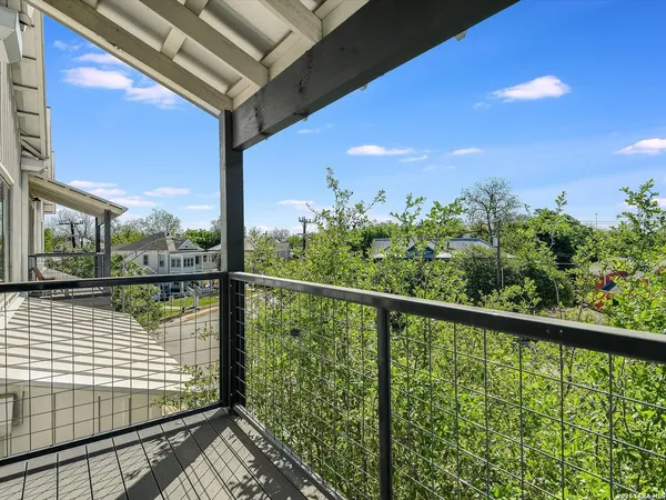 $3,400 | 1226 South Presa Street, Unit 105, San Antonio, TX 78210