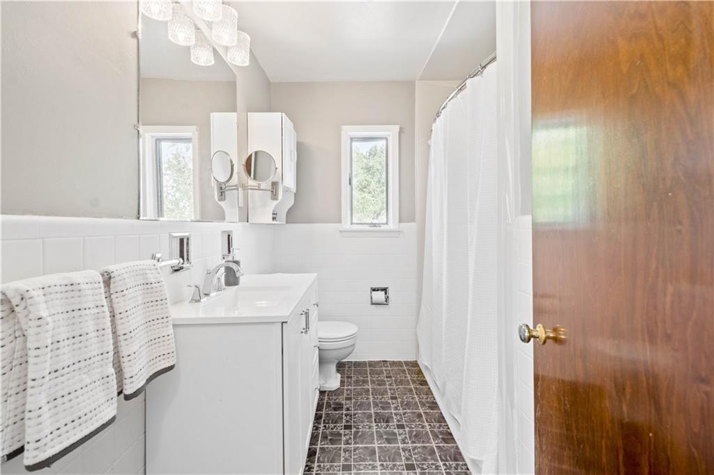 1263 Silver Lane McKees Rocks, PA 15136 - Photo 11 of 20 Gallery Image 11