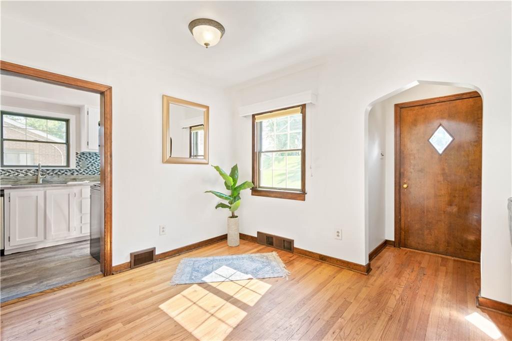 1263 Silver Lane McKees Rocks, PA 15136 - Photo 5 of 20 Gallery Image 5