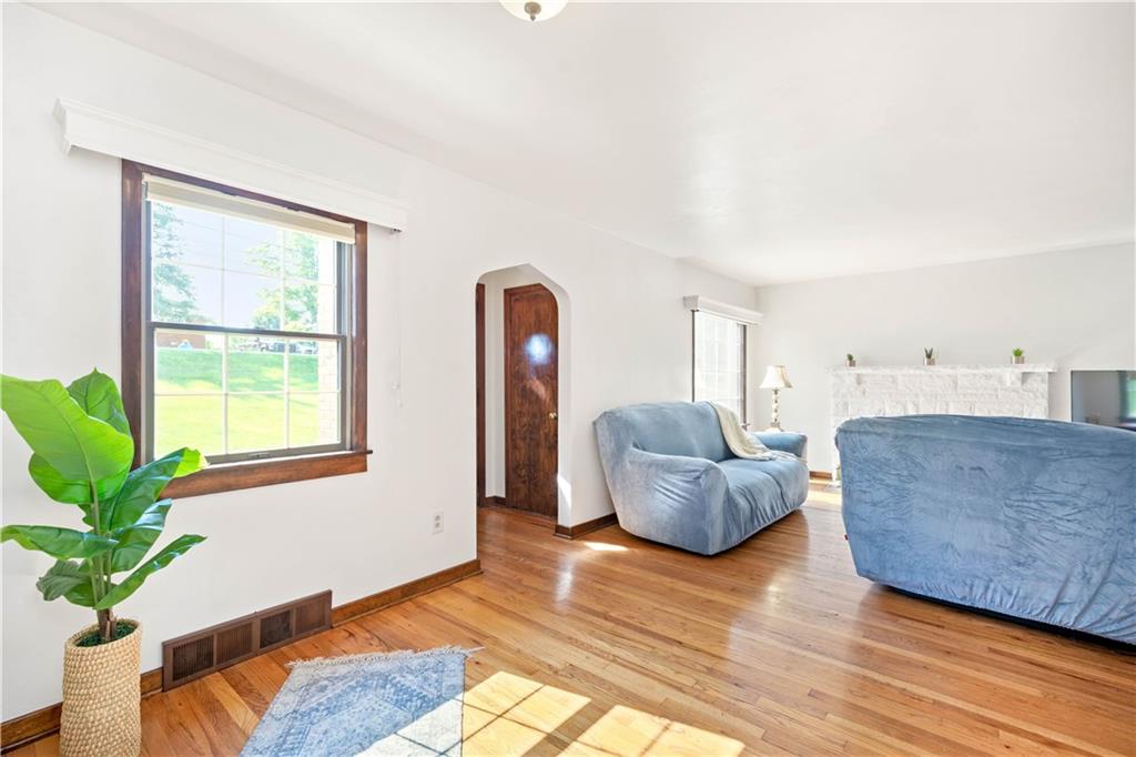 1263 Silver Lane McKees Rocks, PA 15136 - Photo 7 of 20 Gallery Image 7