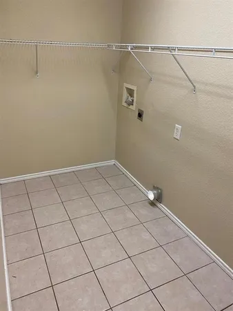 a view of a utility room
