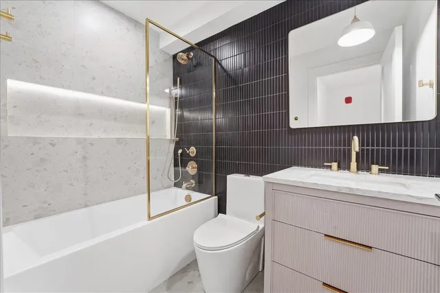 $799,000 | 105 Laidlaw Avenue, Unit 4, Jersey City, NJ 07306