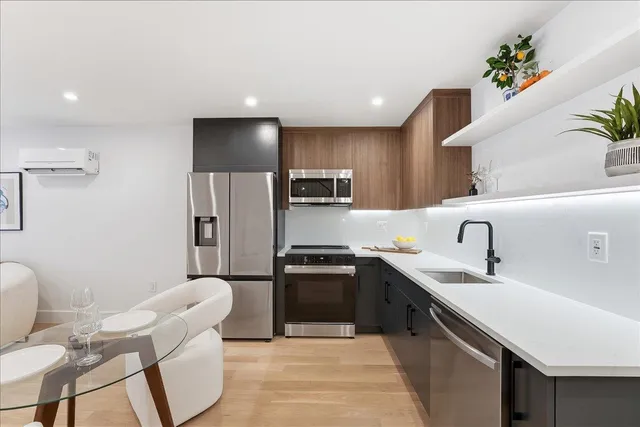 $799,000 | 105 Laidlaw Avenue, Unit 4, Jersey City, NJ 07306