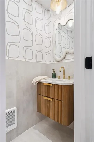 $799,000 | 105 Laidlaw Avenue, Unit 4, Jersey City, NJ 07306