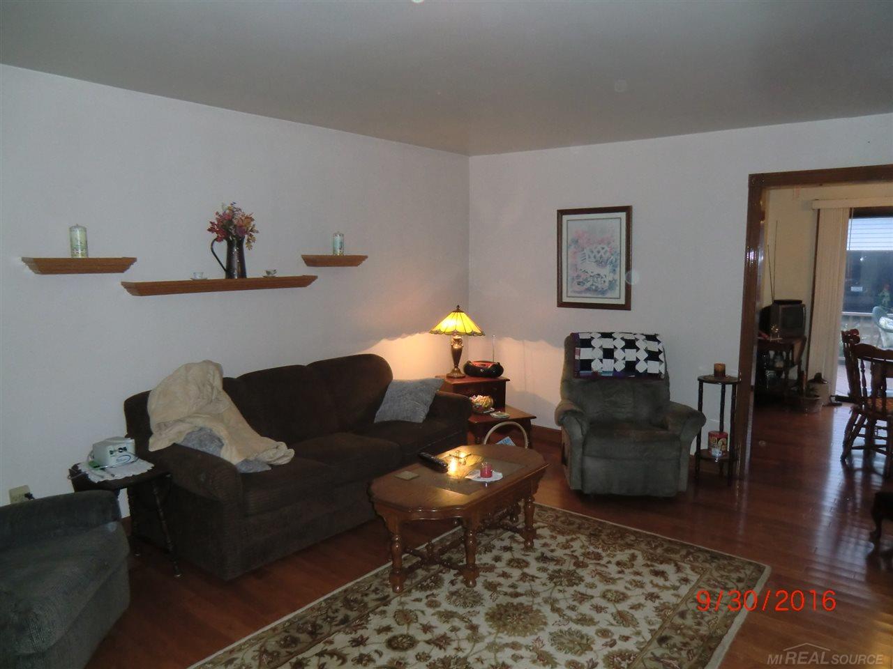 3060 Hessel Avenue Rochester Hills, MI 48307 - Photo 3 of 10