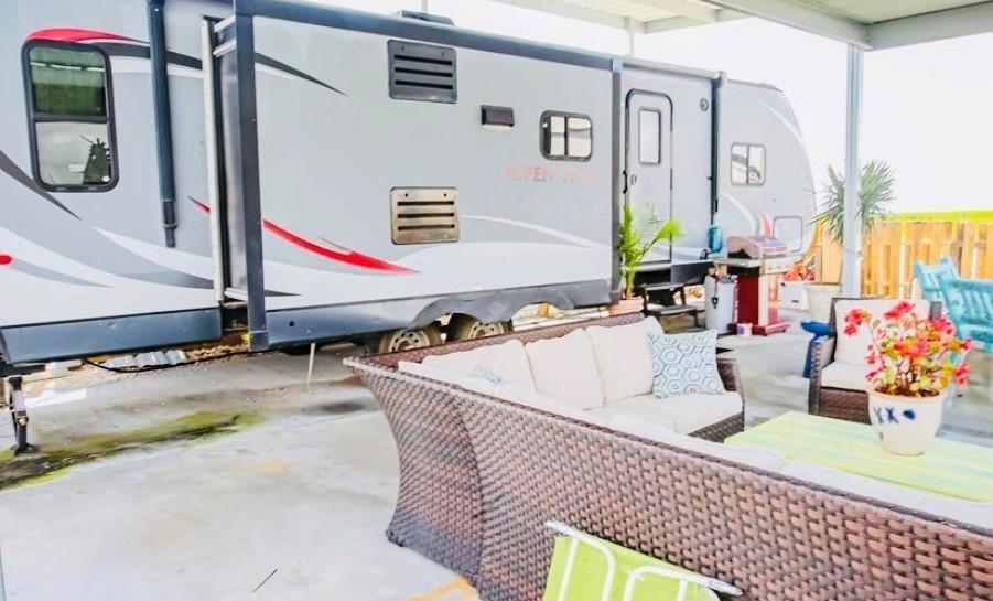 151 Neptune Bay City, TX 77414 - Photo 17 of 26 a living room with furniture