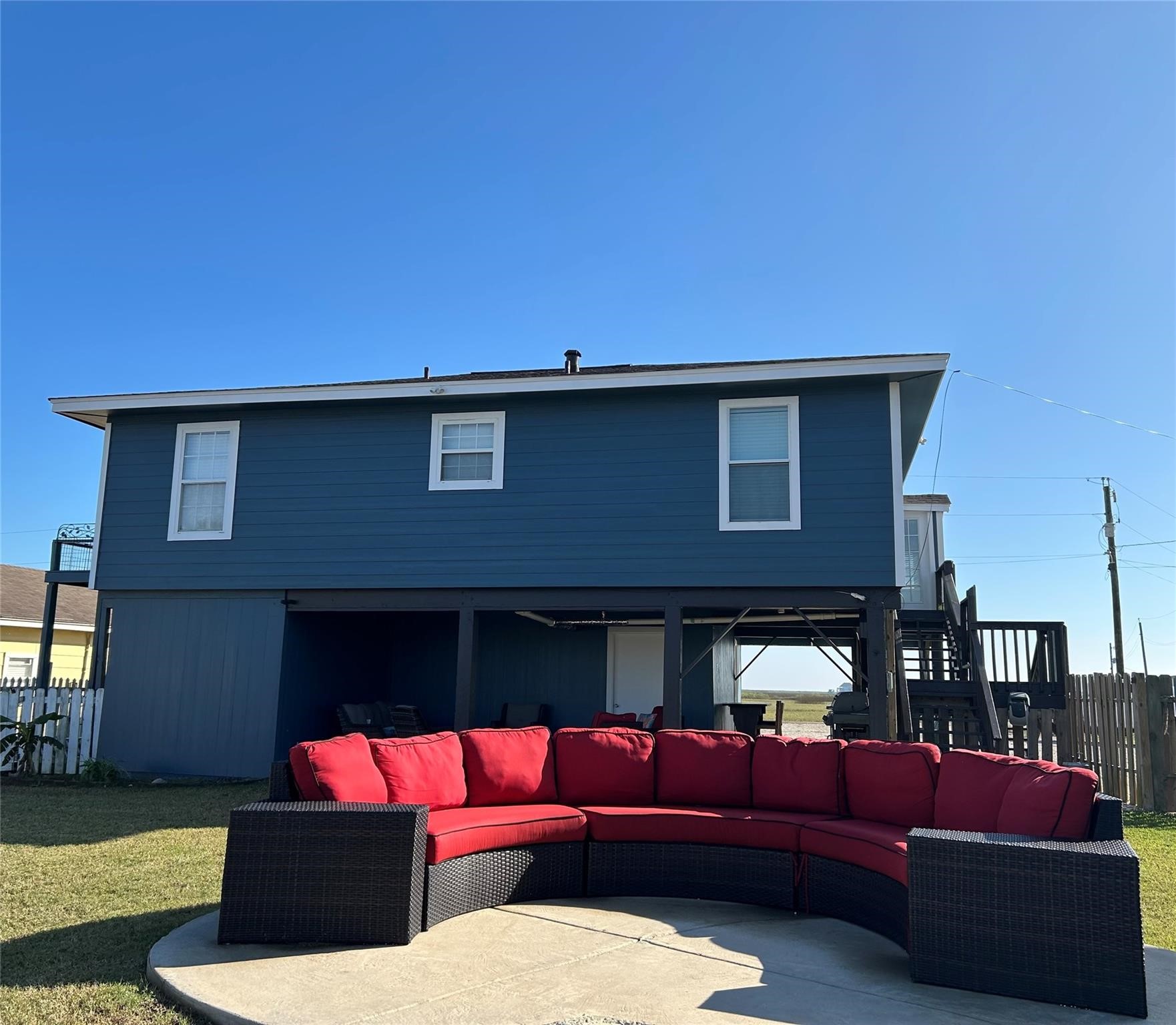 151 Neptune Bay City, TX 77414 - Photo 10 of 26 a front view of house with yard