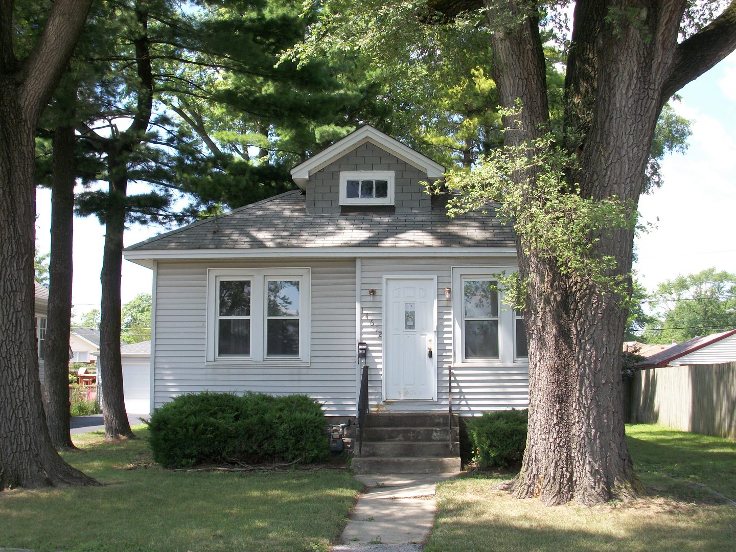 14612 Kolmar Avenue Midlothian, IL 60445 - Photo 1 of 23