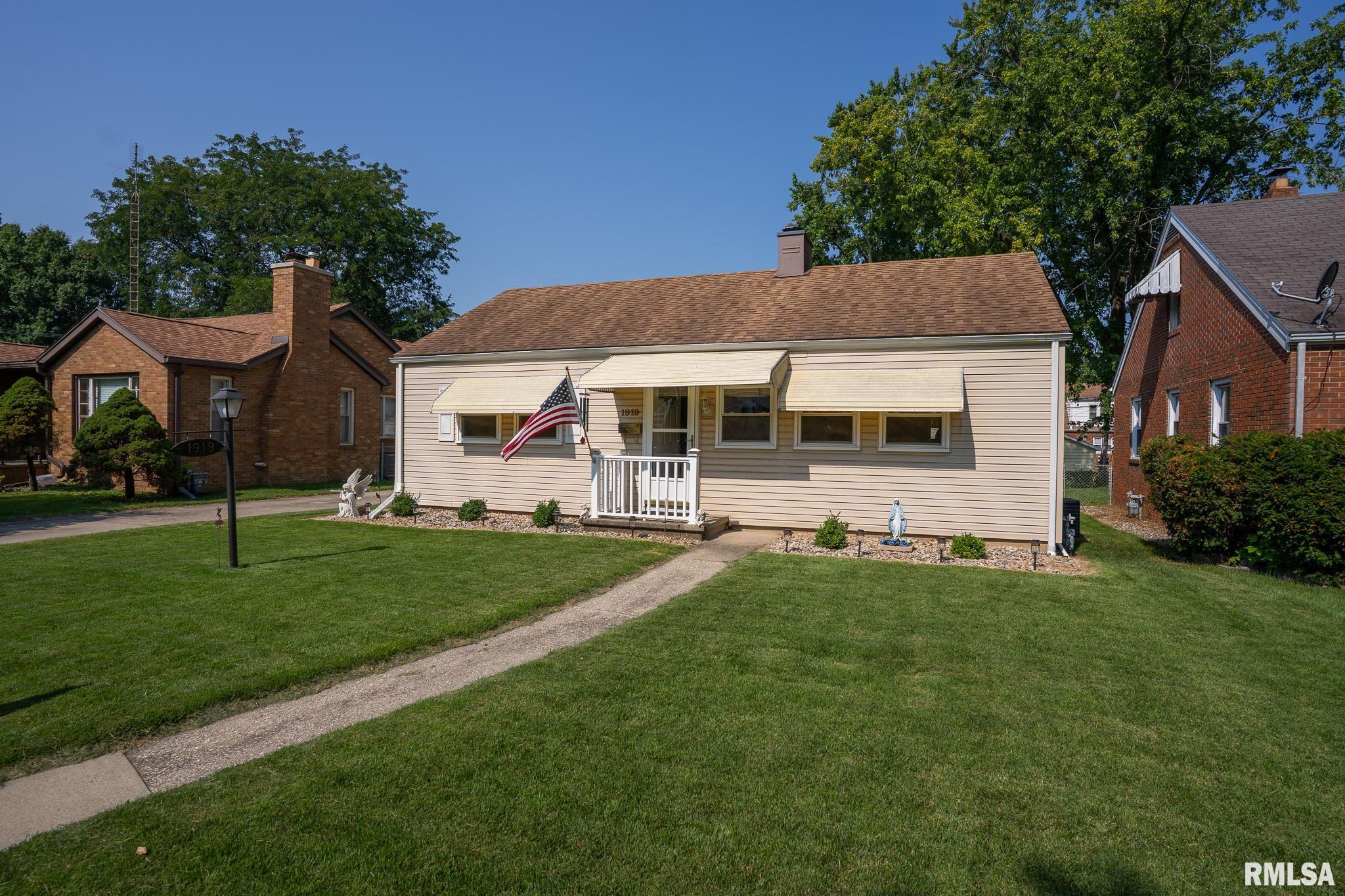 1919 Marland Street Springfield, IL 62702 - Photo 2 of 19 Gallery Image 2