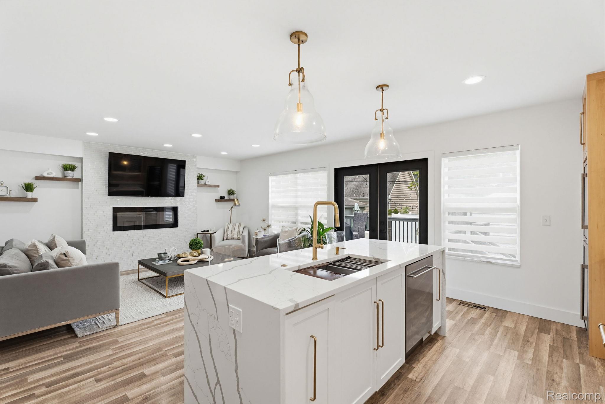 1339 East 14 Mile Road Birmingham, MI 48009 - Photo 15 of 51 Kitchen