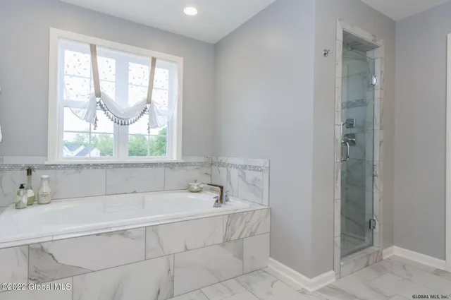 $809,900 | 2 Wisteria Court, Saratoga Springs, NY 12866