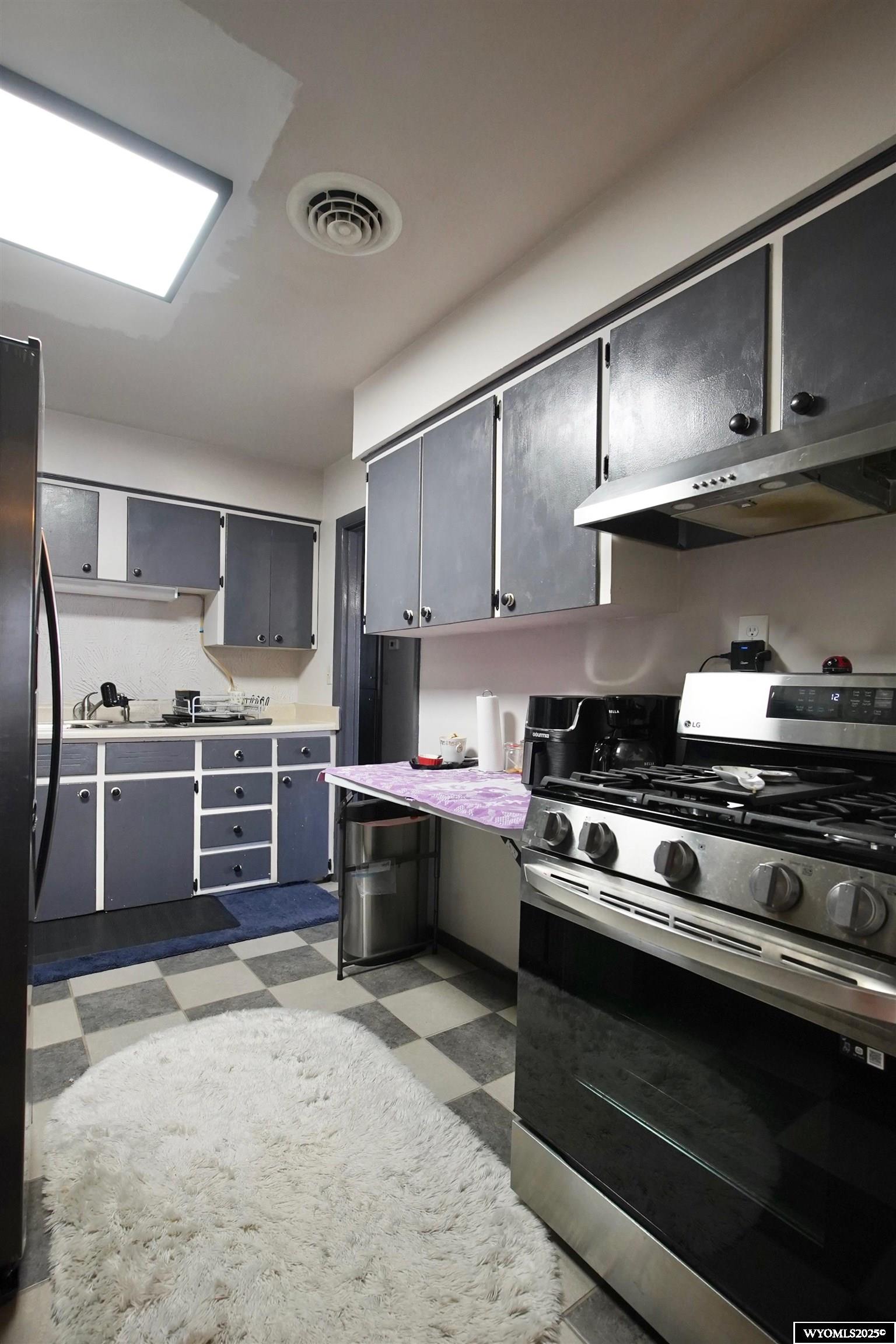 306 Siskin Street Casper, WY 82609 - Photo 2 of 21