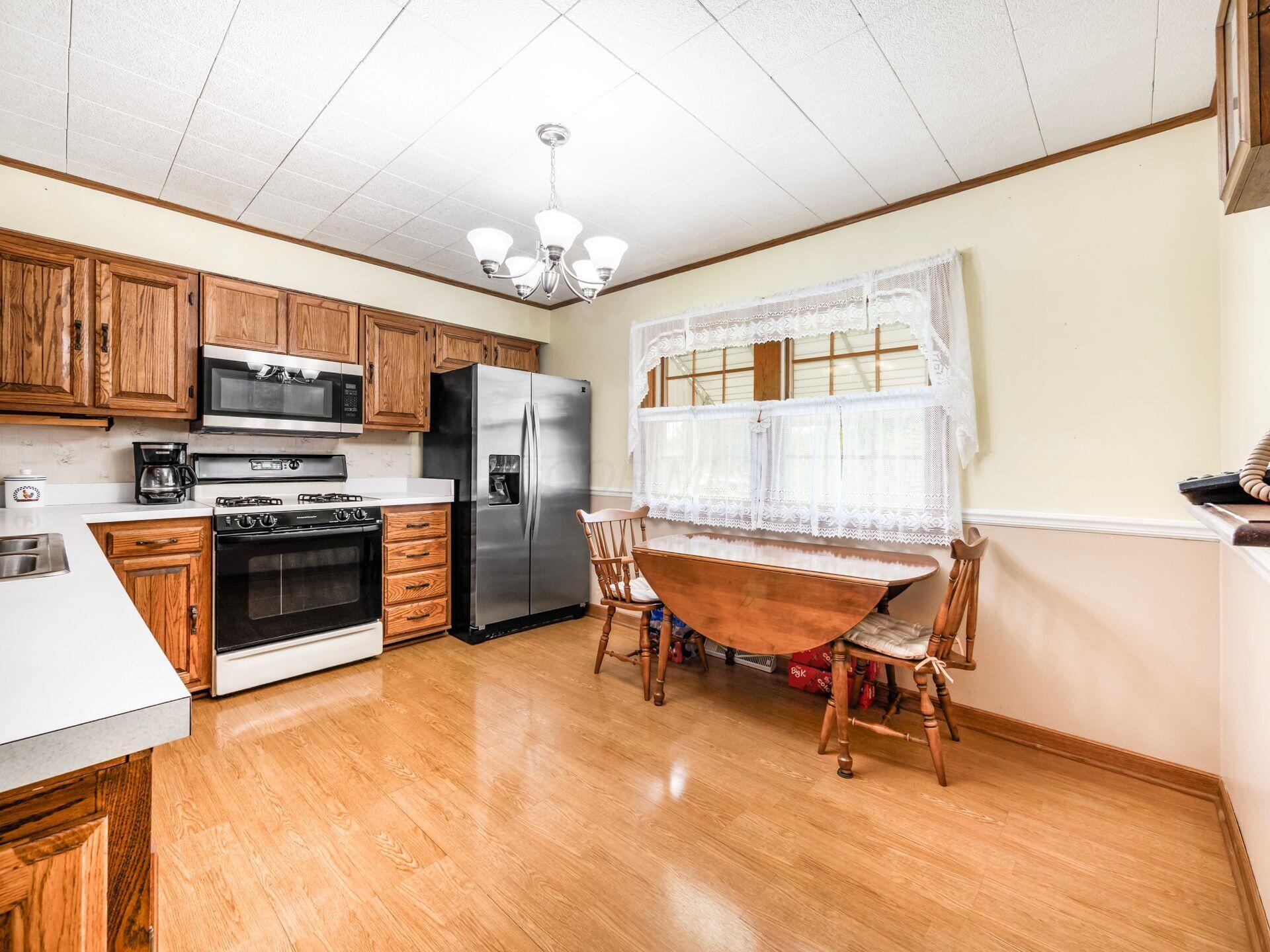 6464 Karl Road Columbus, OH 43229 - Photo 12 of 43 013_db72f2_N 6464 Karl Rd 095