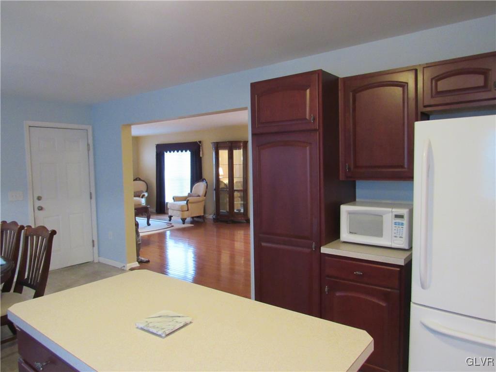 35 Abbey Road Easton, PA 18040 - Photo 8 of 15 Gallery Image 8