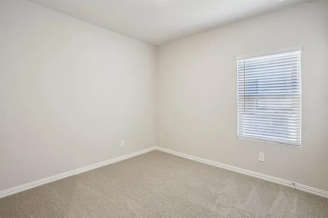 $302,648 | 832 Sunflower Road, Lavon, TX 75166