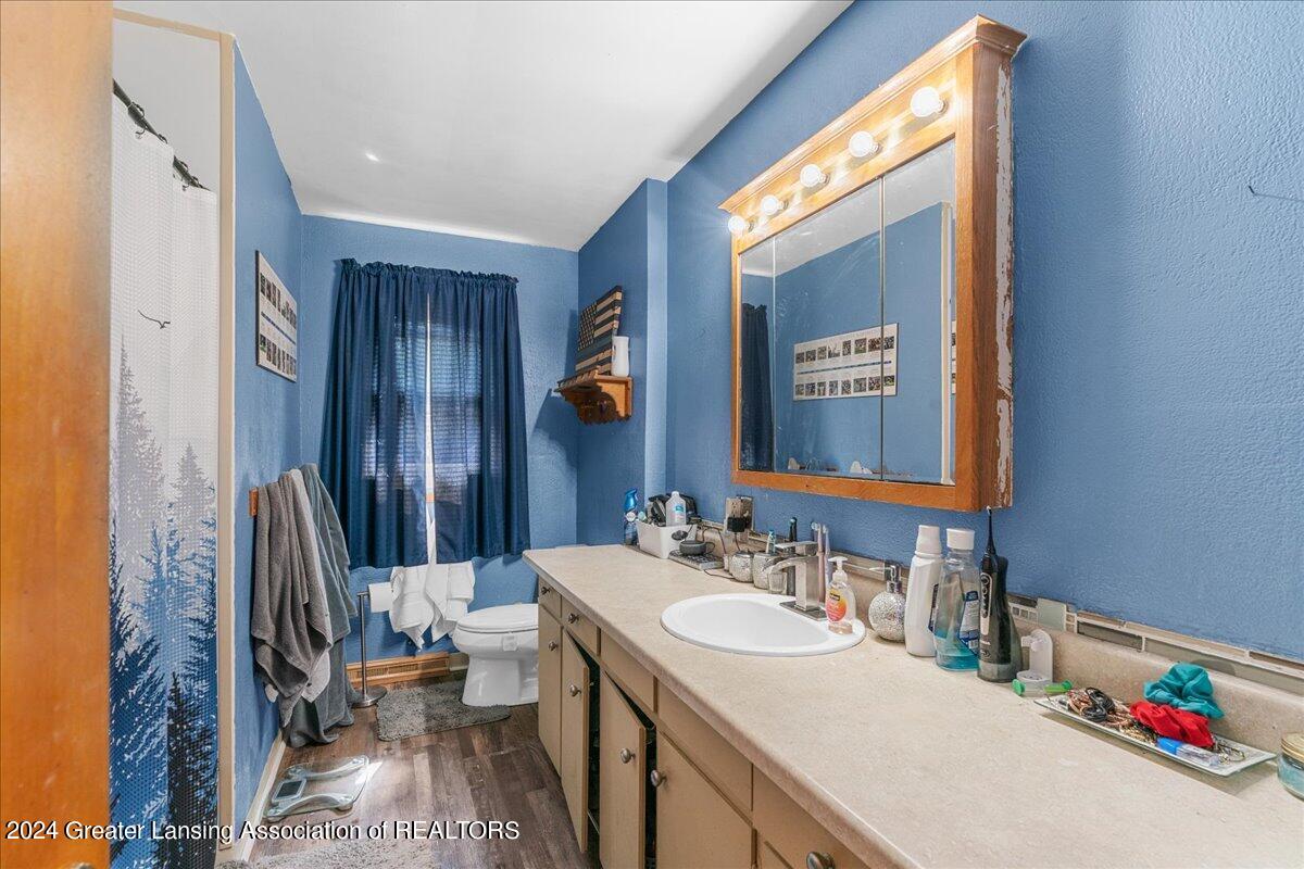 945 West Miller Road Lansing, MI 48911 - Photo 13 of 18 IMG_4034