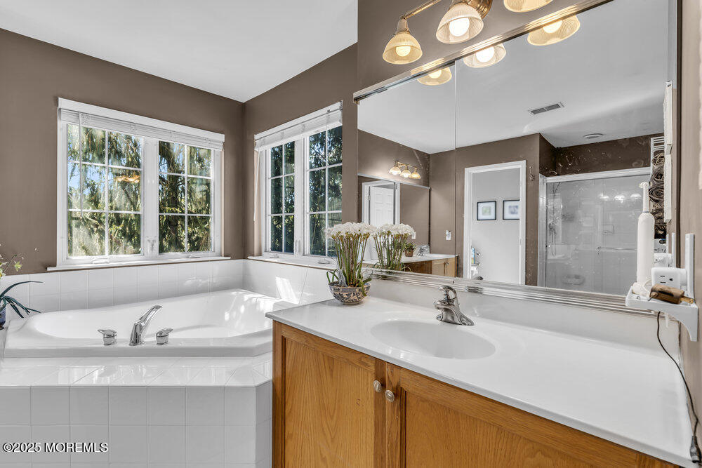 2 Bracken Court Howell, NJ 07731 - Photo 47 of 86 068_dsc06886_125