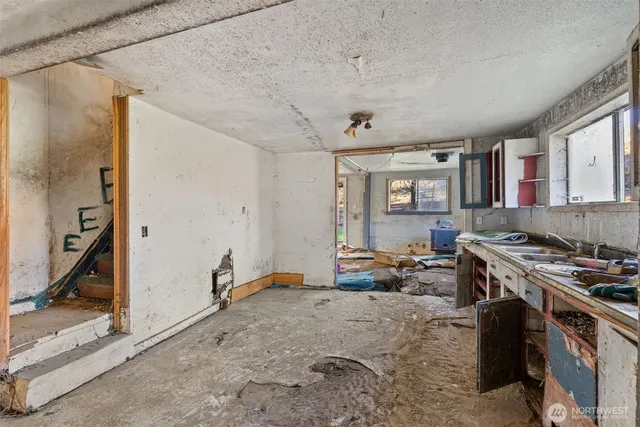 a view of a storage & utility room