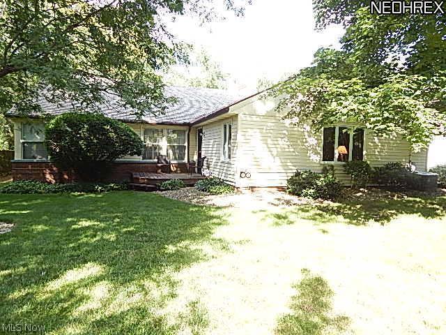 1082 Carver Road Cleveland, OH 44112 - Photo 3 of 21
