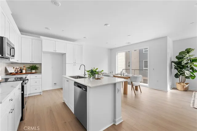 $589,990 | 9423 1/2 North Sepulveda Boulevard, Unit 3, North Hills, CA 91343