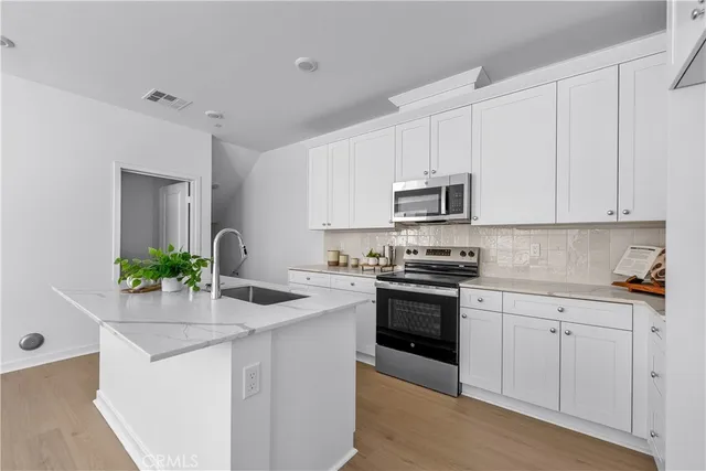 $589,990 | 9423 1/2 North Sepulveda Boulevard, Unit 3, North Hills, CA 91343